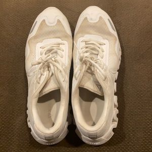 Reebok white shoes I just don’t wear anymore and would like to sell 🤷🏻‍♂️.